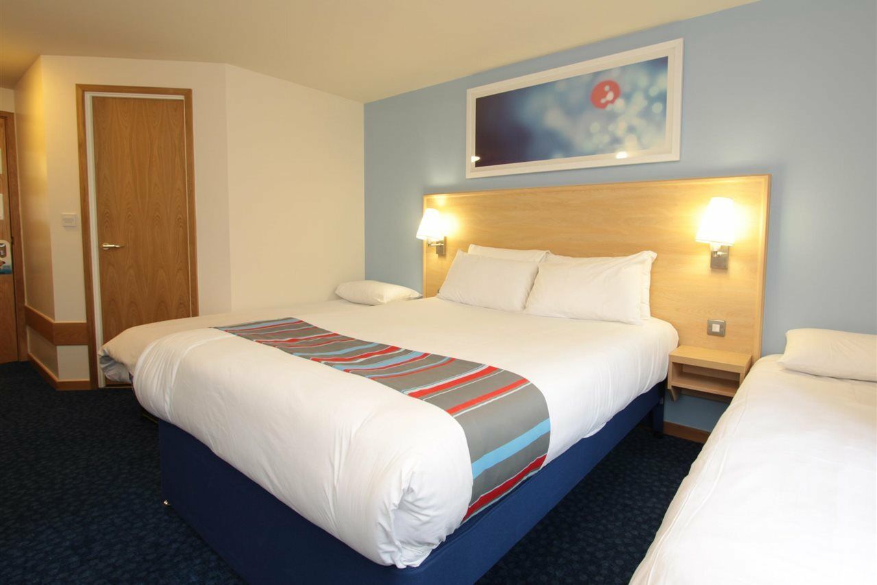 Travelodge Carlisle Todhills Bagian luar foto